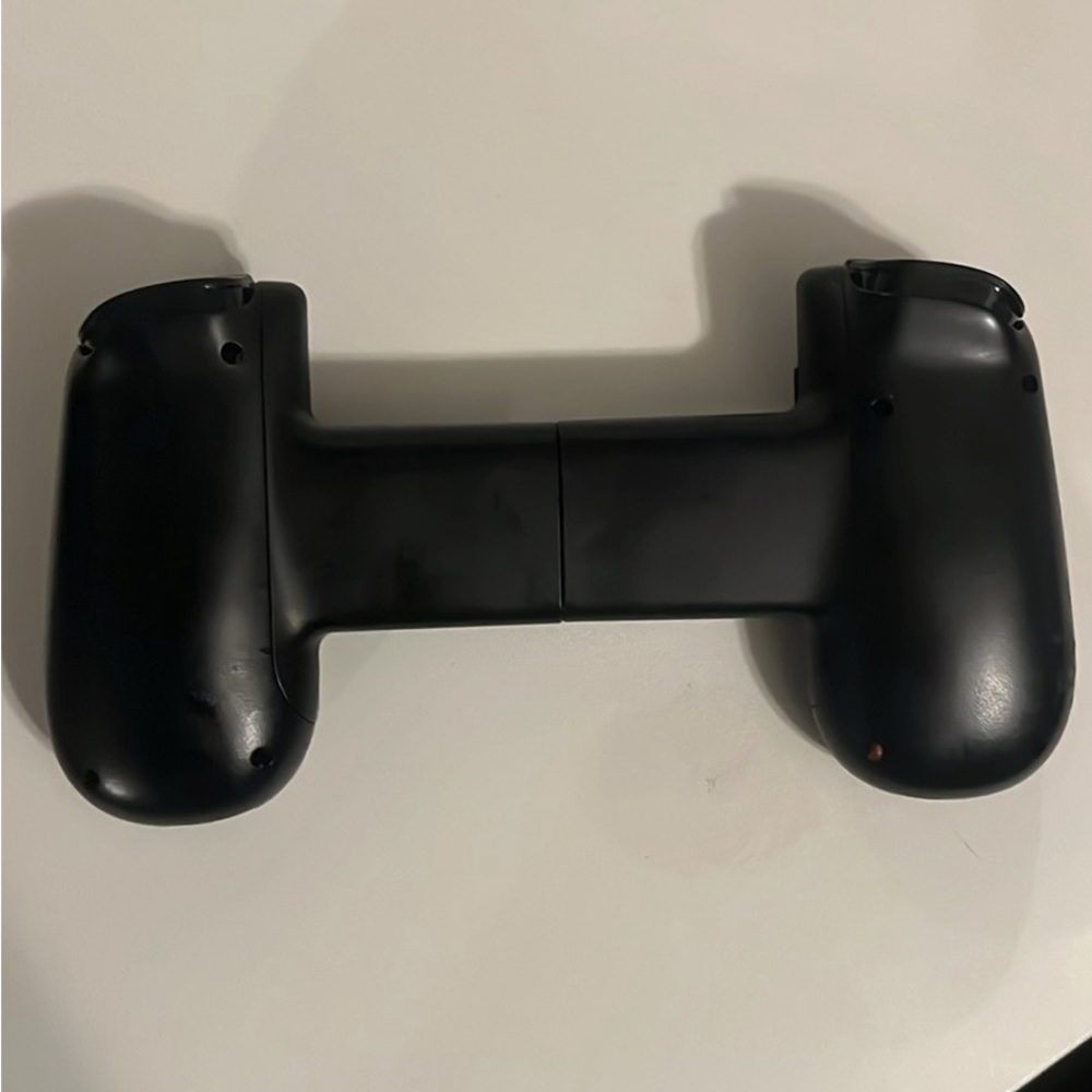 Backbone iPhone Controller - Picture 2 of 3